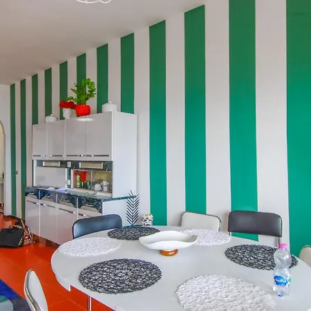Pet Friendly Villa Rosa Di Martinsicuro